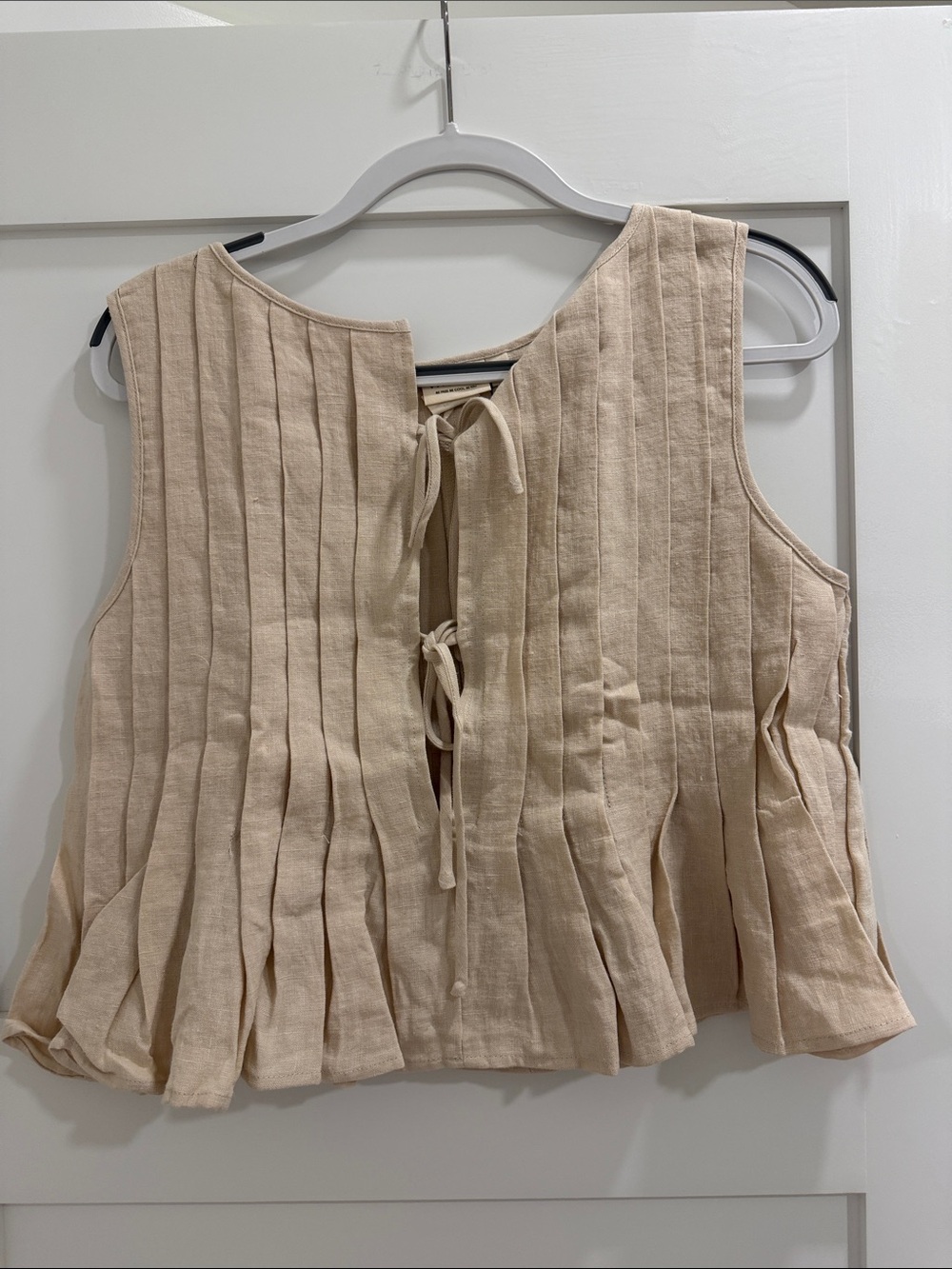 Pleated Tie-Back Sleeveless Tank Top in Cream
